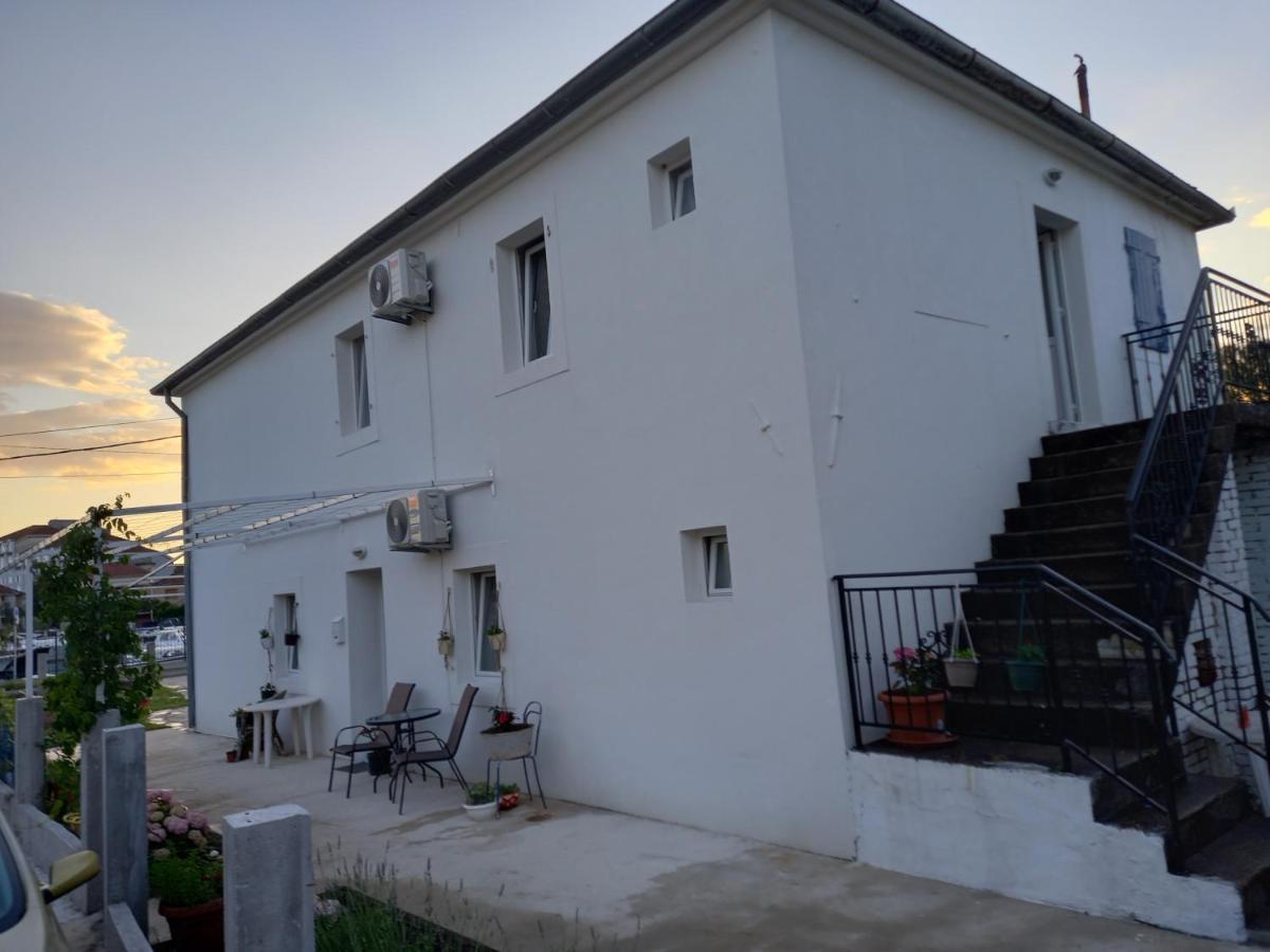 Appartement Old Marine House à Tivat Extérieur photo